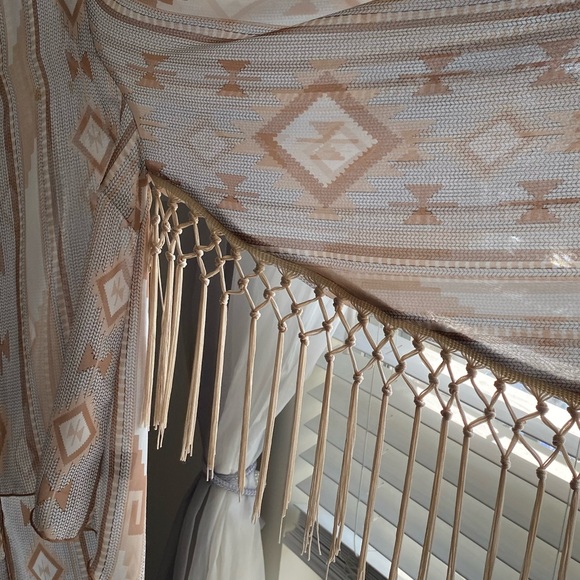 🕜 Anthropologie | See You Monday | Boho Aztec Fringe Poncho | Taupe | M | Flaw - Picture 5 of 10